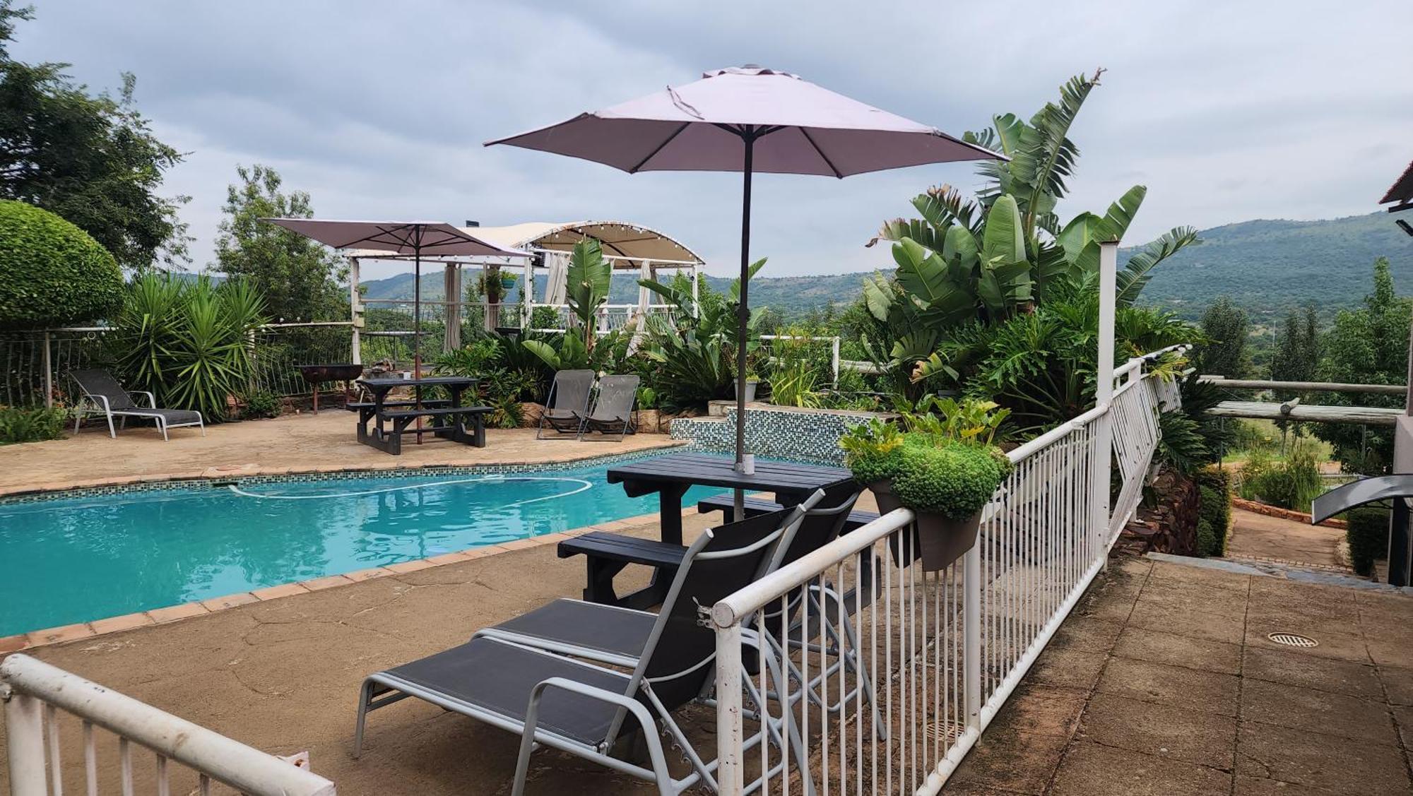 Koi Inn Hartbeespoort Bagian luar foto