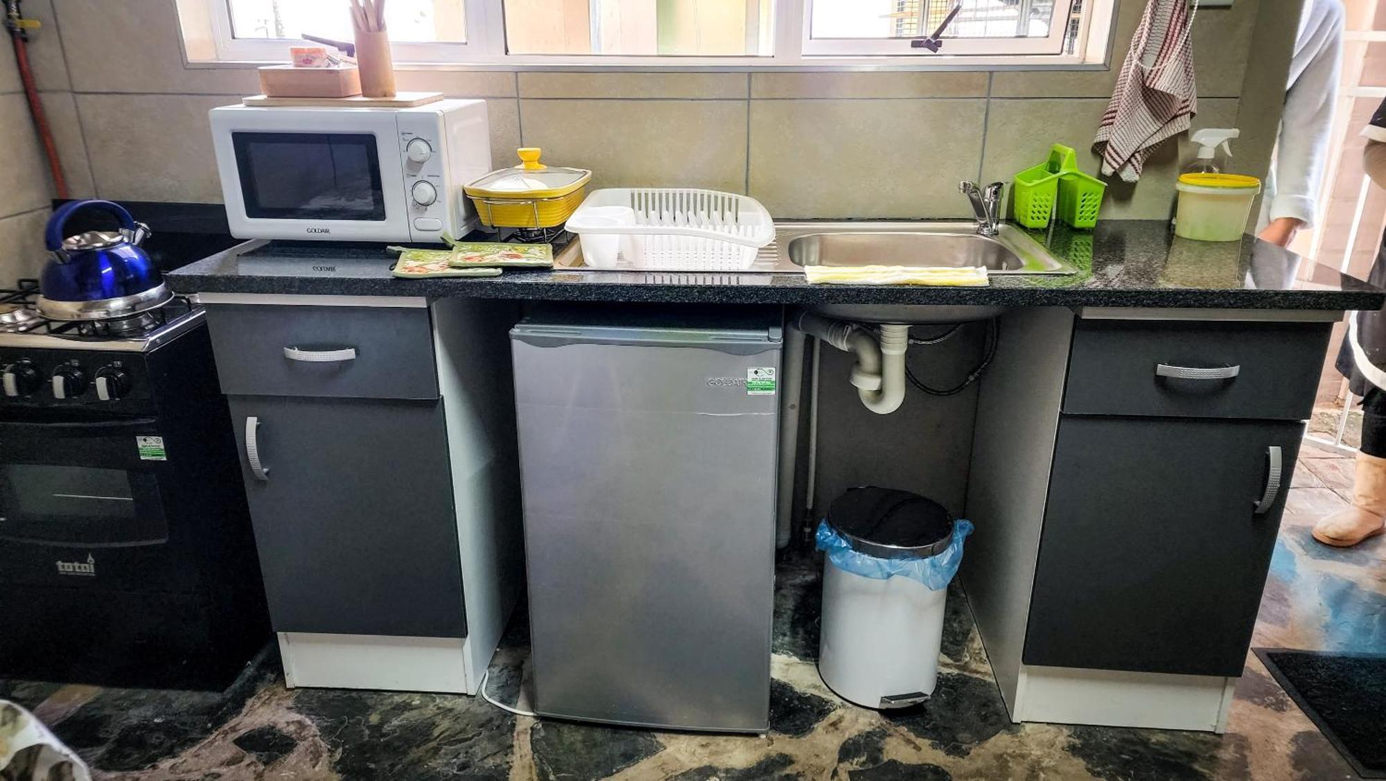 Koi Inn Hartbeespoort Bagian luar foto