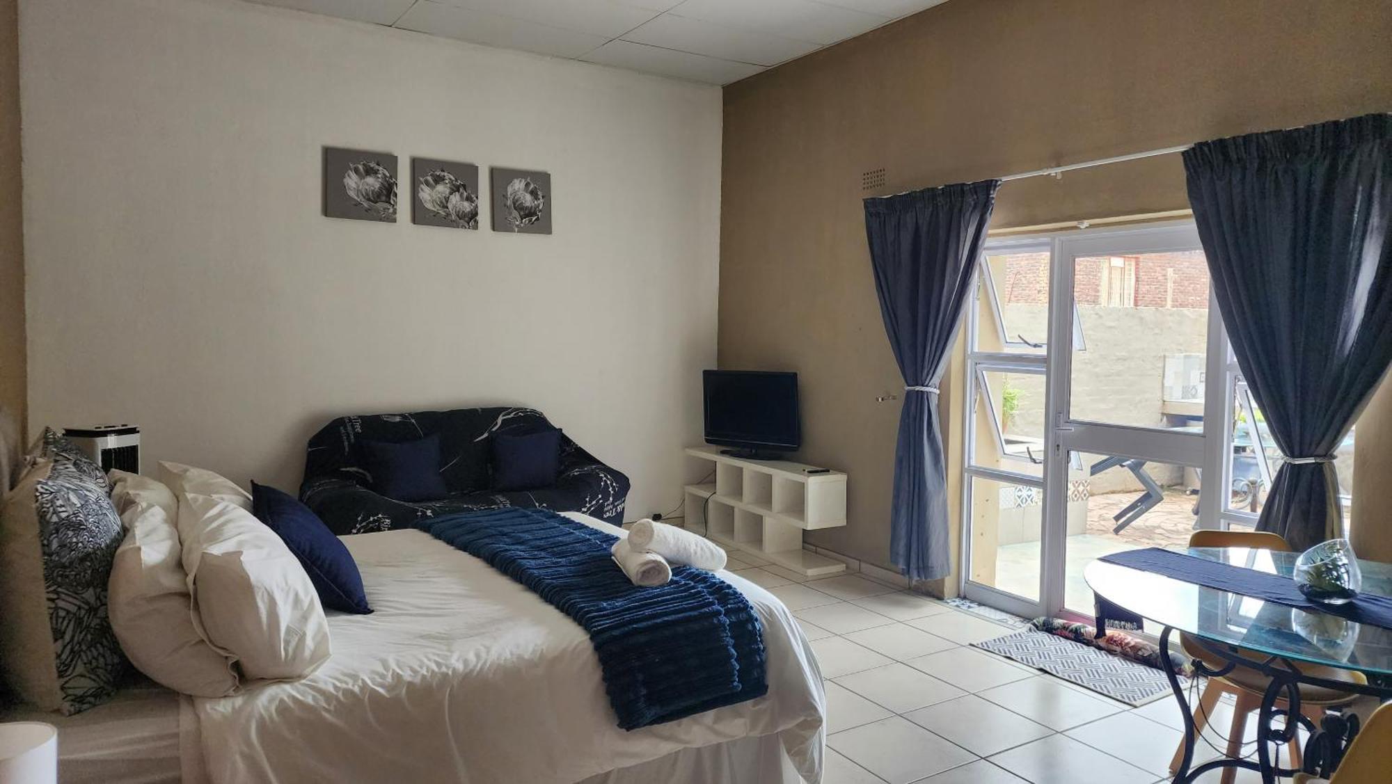Koi Inn Hartbeespoort Bagian luar foto