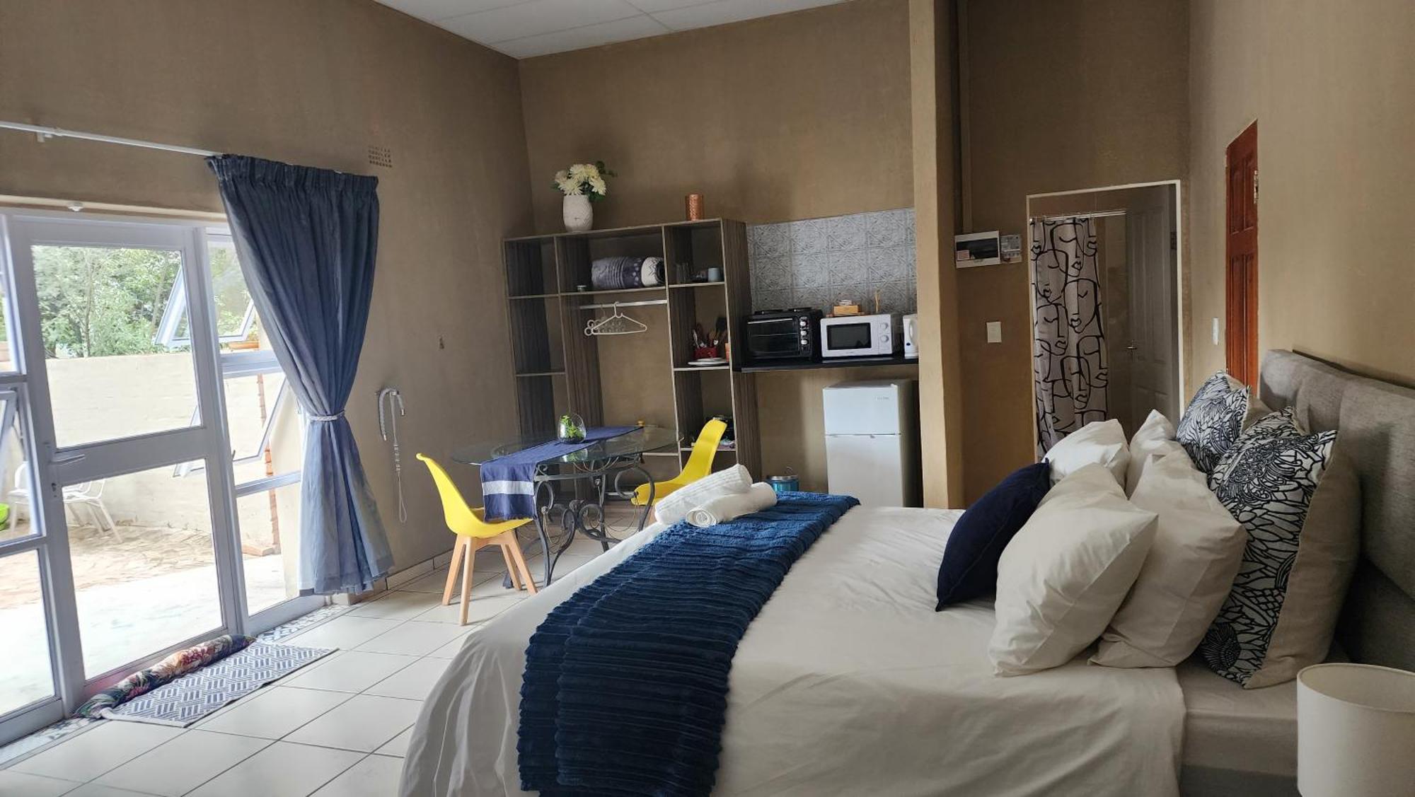 Koi Inn Hartbeespoort Bagian luar foto