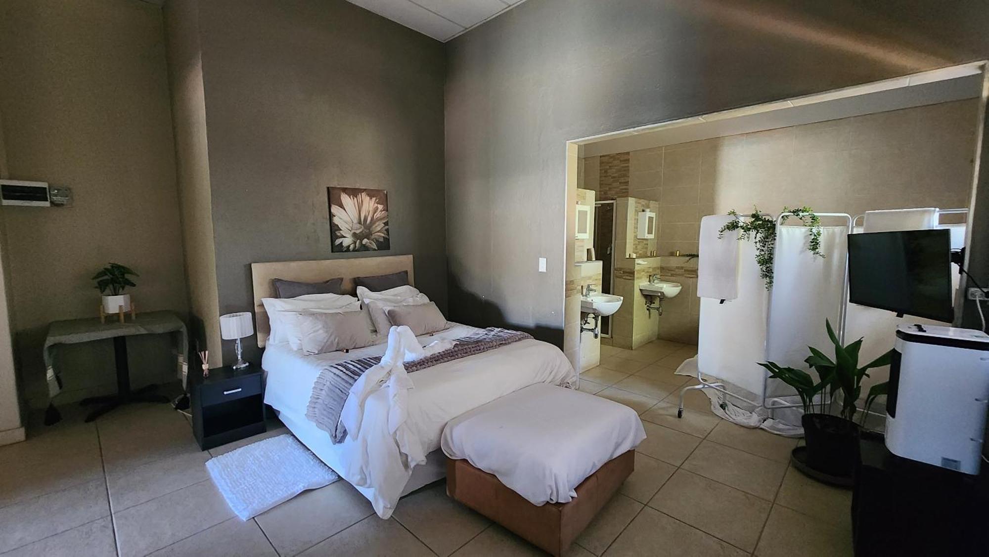 Koi Inn Hartbeespoort Bagian luar foto