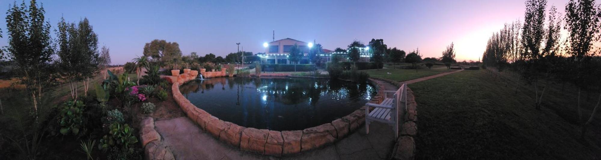 Koi Inn Hartbeespoort Bagian luar foto