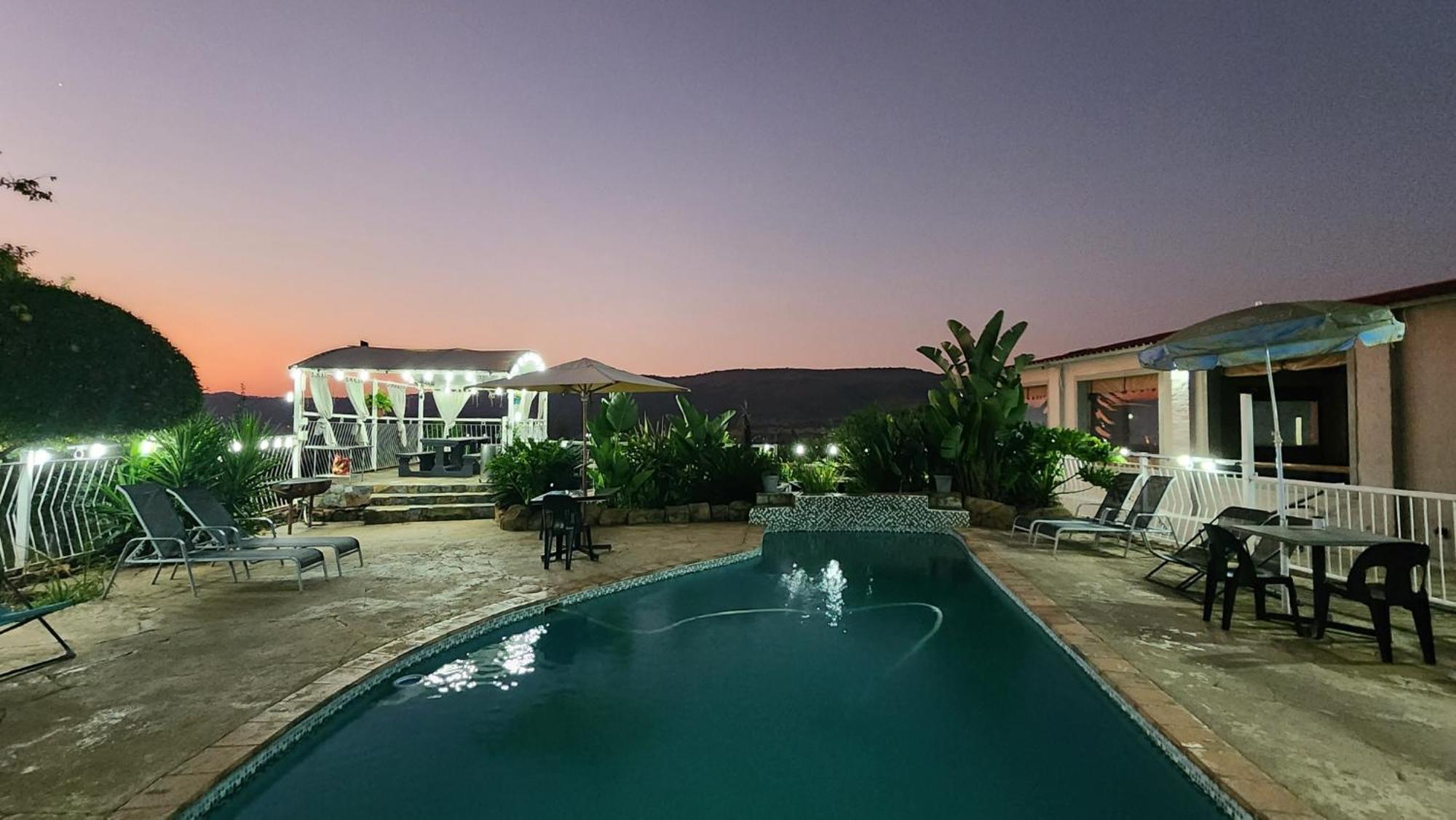 Koi Inn Hartbeespoort Bagian luar foto