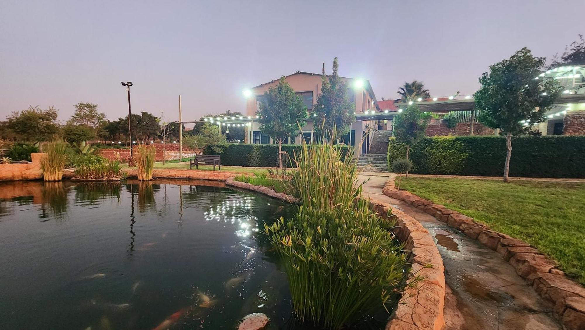 Koi Inn Hartbeespoort Bagian luar foto