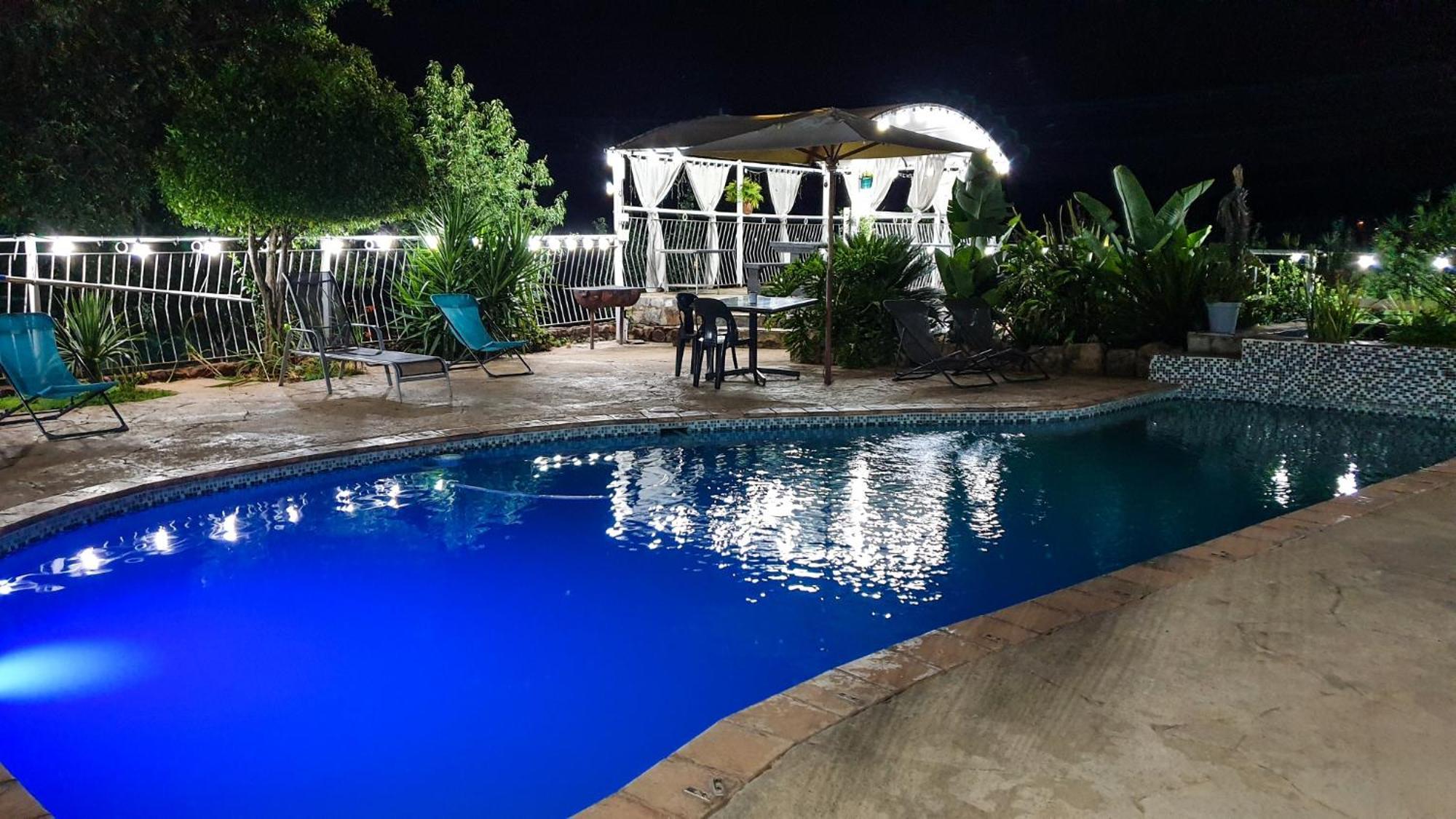Koi Inn Hartbeespoort Bagian luar foto