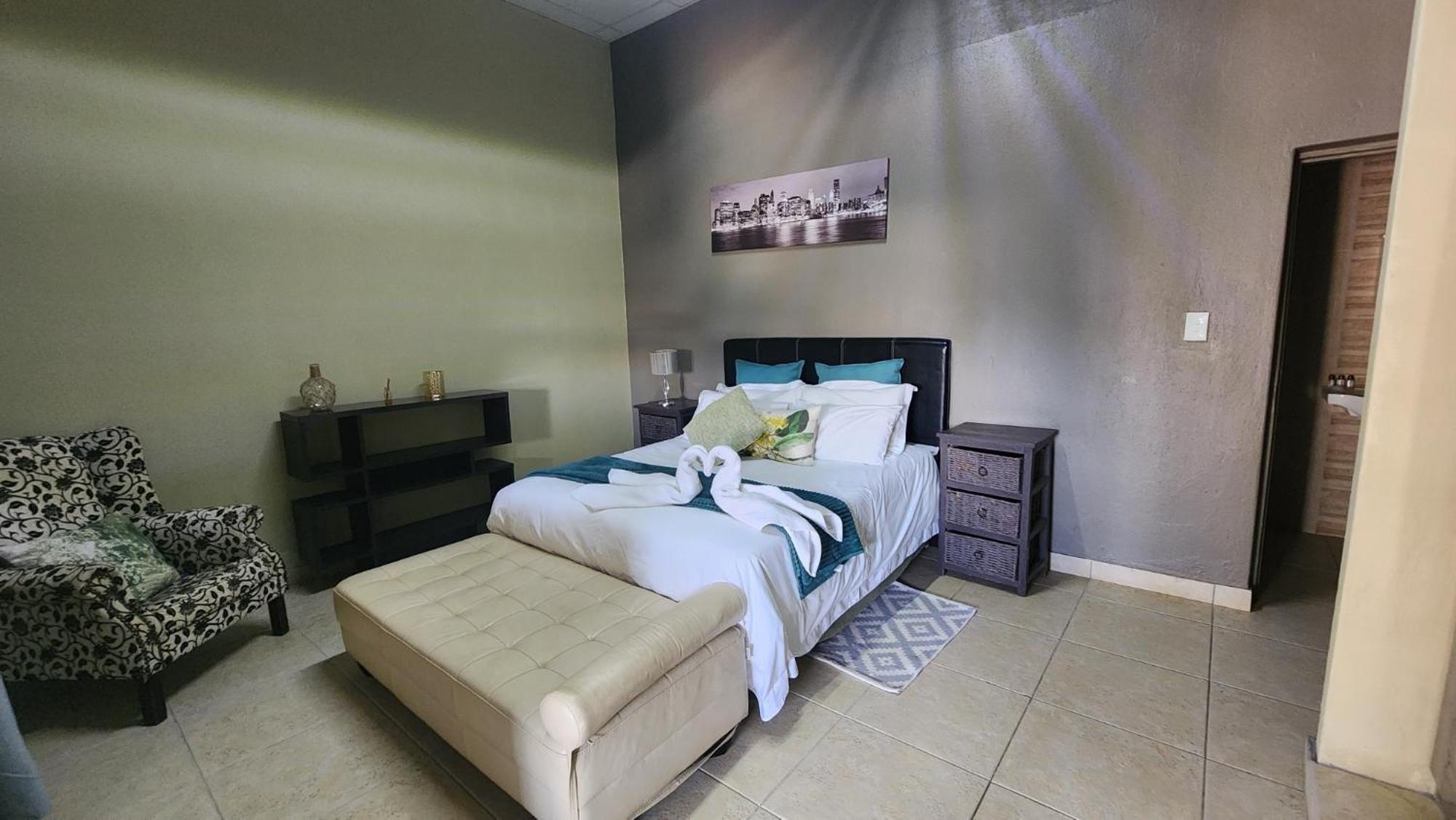 Koi Inn Hartbeespoort Bagian luar foto